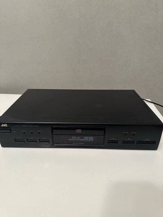 REA 30% JVC MODEL XL-V120 STEREO COMPACT DISC PLAYER