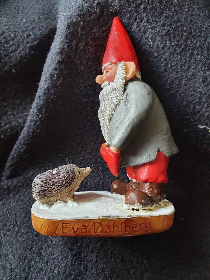 Tomte med igelkott Eva Dahlberg 2003