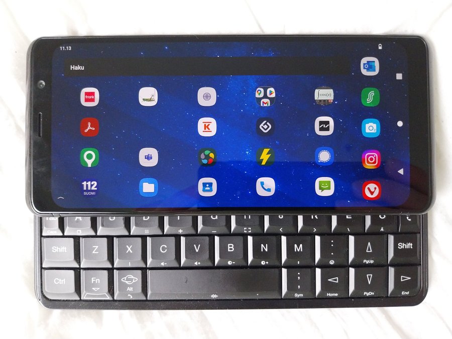 Astro Slide 5G -Android-phone with physical QWERTY-keyboard 8 GB