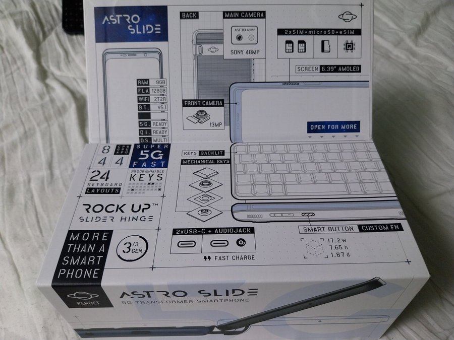 Astro Slide 5G -Android-phone with physical QWERTY-keyboard 8 GB