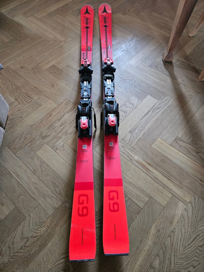 Atomic Redster G9 177cm Skidor med bindningar