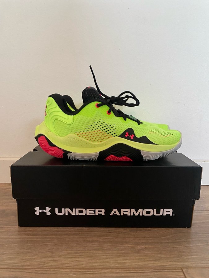 Under Armour UA Spawn 4 Basketbollskor Grön/Svart EUR 41