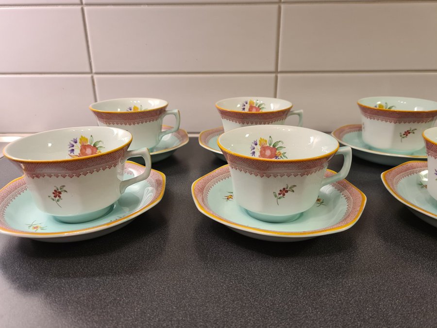 Adams Wedgwood England Calyx Ware 6 x tekoppar med fat i fint skick