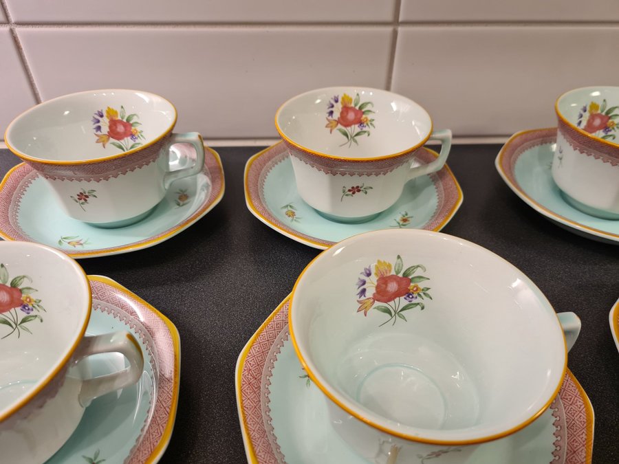 Adams Wedgwood England Calyx Ware 6 x tekoppar med fat i fint skick