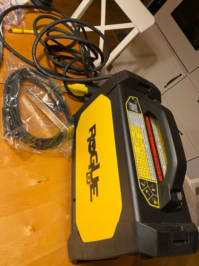 ESAB Rogue ES 150i ny i förpackning