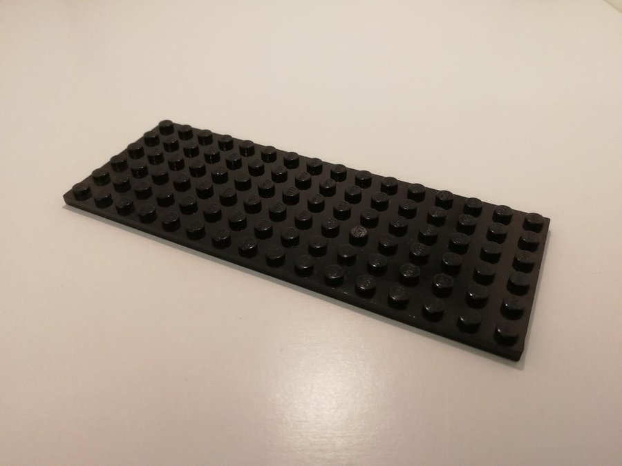 Lego - platta - plate - 6x16 - part 3027 - svart