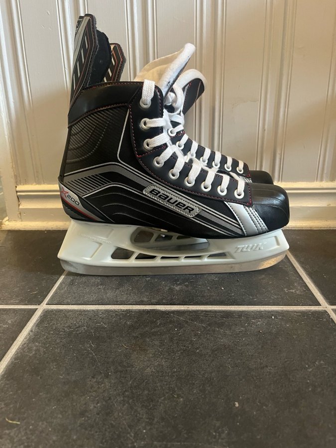 Bauer X200 Ishockey Skridskor Storlek US10.5 (44,5)