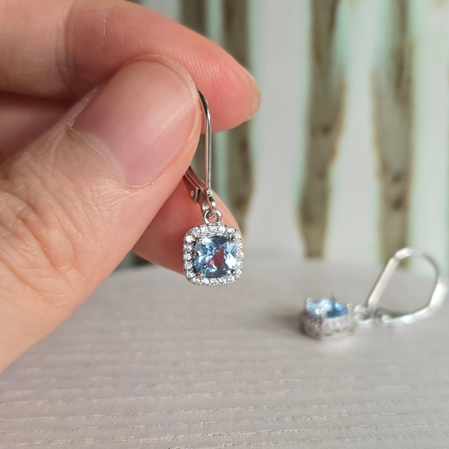 Sterling silver örhängen från Umcho med Nano Topaz