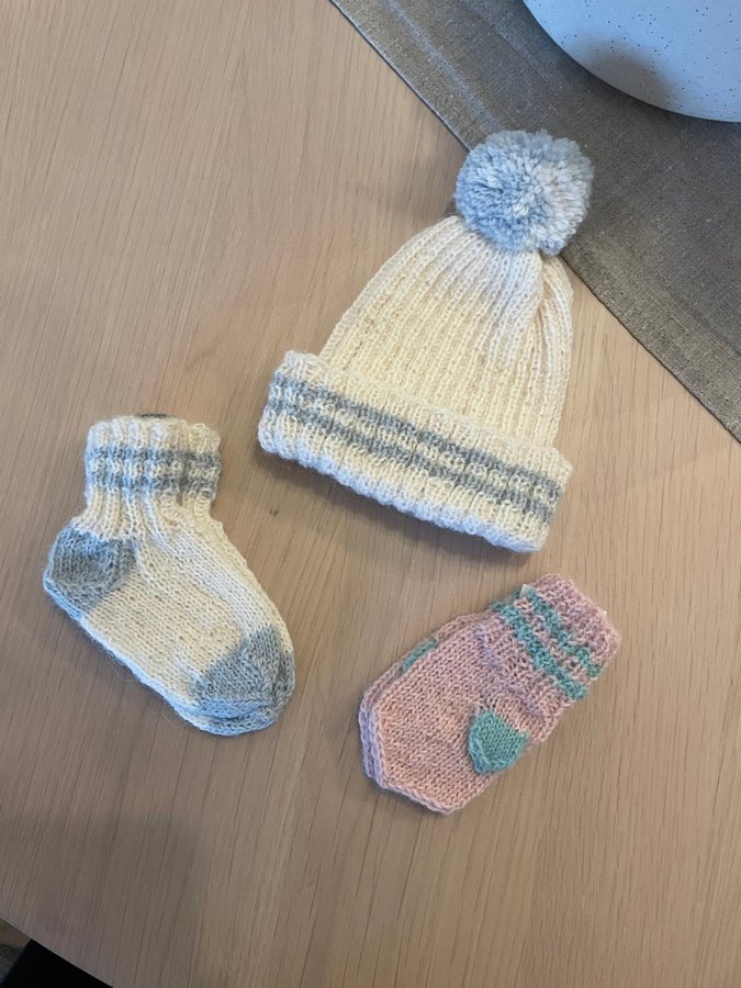 Handstickat Babyset i Supersoft Alpackaull - NY