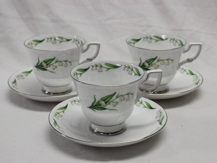 3 Kaffekopp Tekopp m Fat Royal Tuscan MayTime Fine Bone China - England