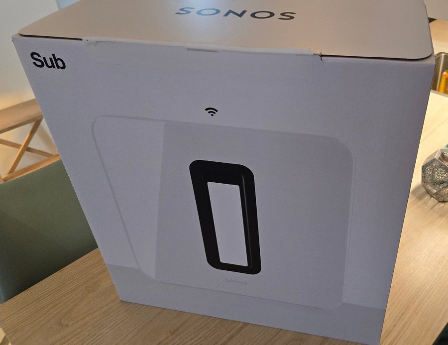 Vit Sonos Sub Gen 3 i toppskick, komplett i förpackning