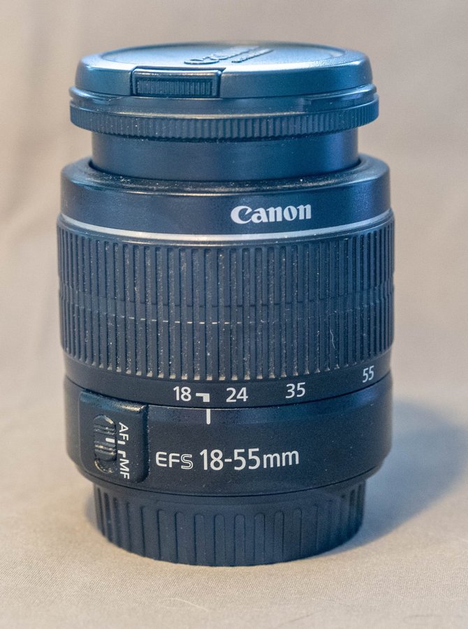 Canon EF-S 18-55mm f/35-56 III Objektiv