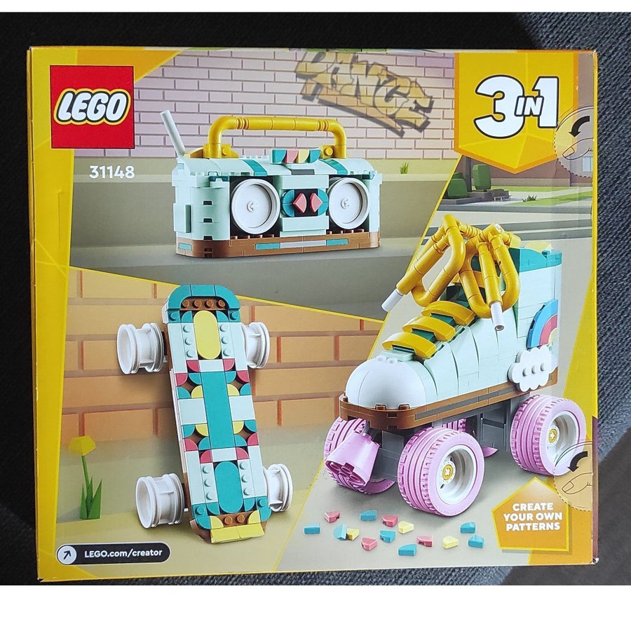 LEGO Creator 3-i-1 31148 - Rullskridskor Skateboard och Kassettbandspelare