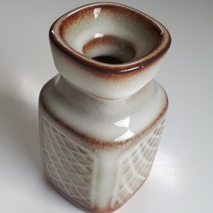 Perfect Søholm Bornholm Denmark Vase 11cm. Danmark Keramisk Vas. Keramik Blomvas