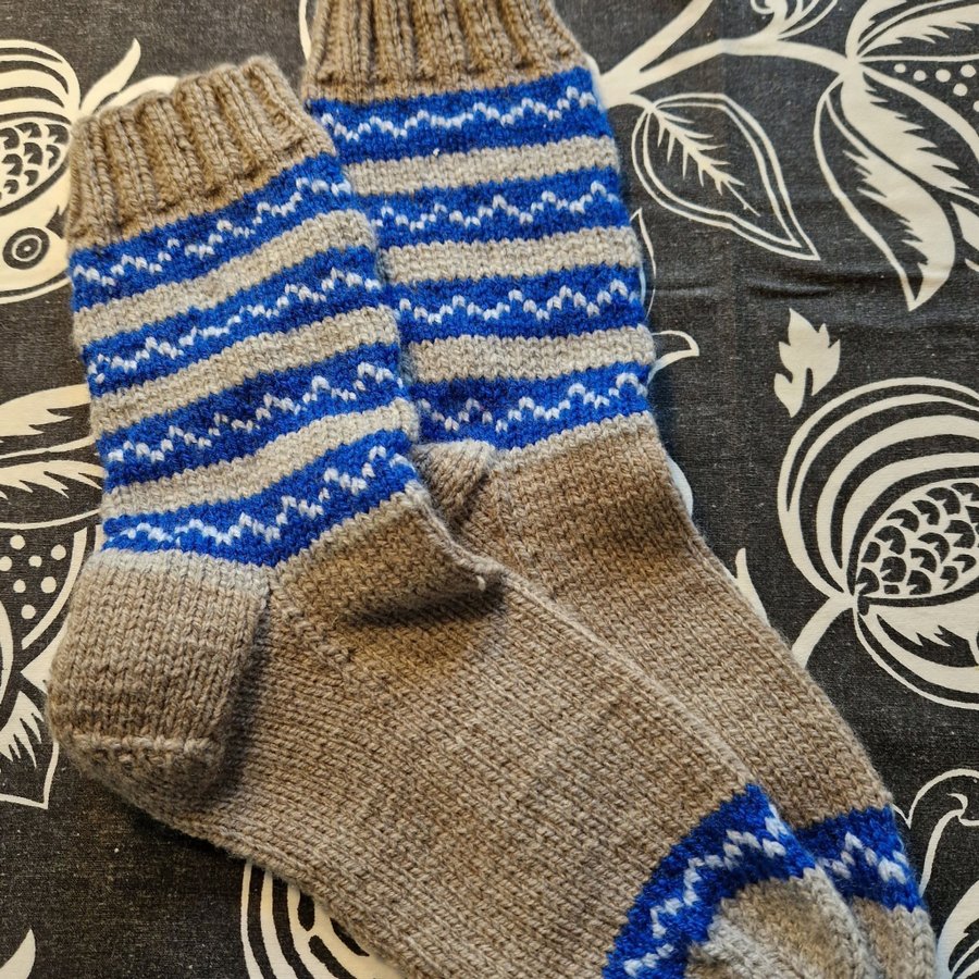 Nya hemstickade raggsockor 38/39