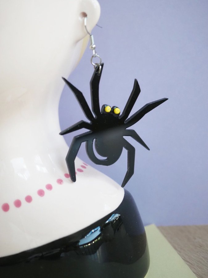 Black spider earrings - Halloween earrings