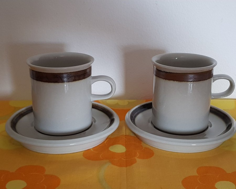 Retro vintage, kaffekoppar med fat/kaffekoppar, Karelia, Arabia, Anja Jaatin