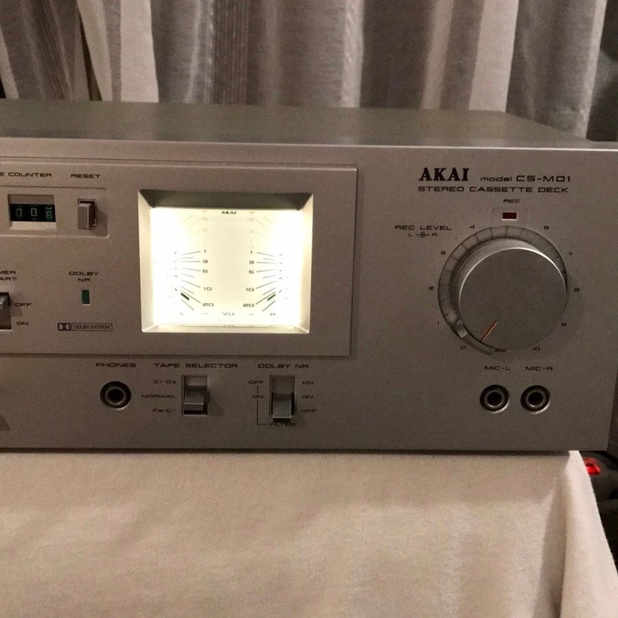 AKAI STEREO CASSETTE DECK MODEL CS-M01