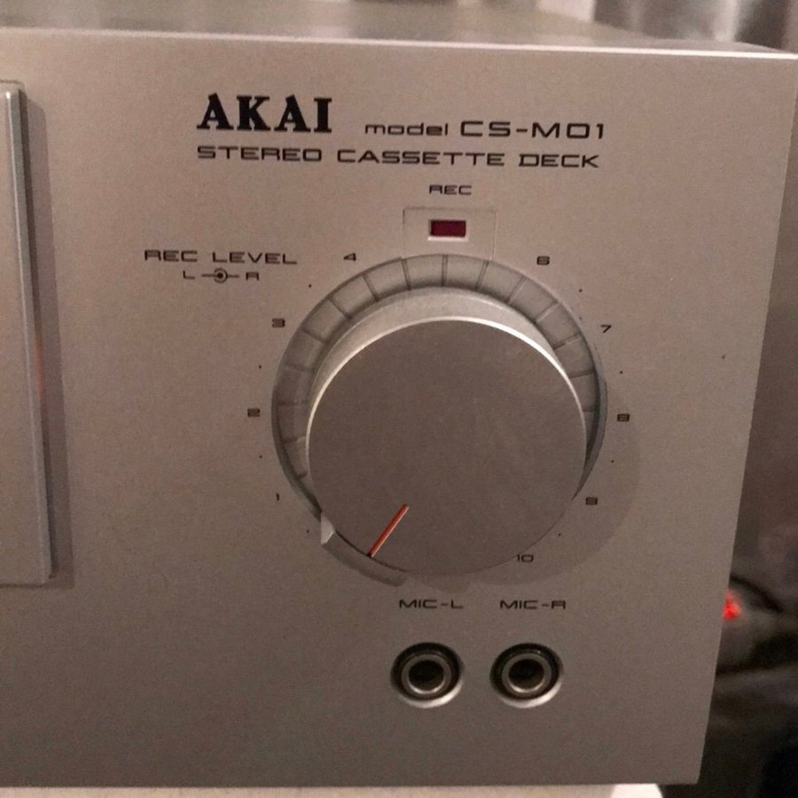 AKAI STEREO CASSETTE DECK MODEL CS-M01