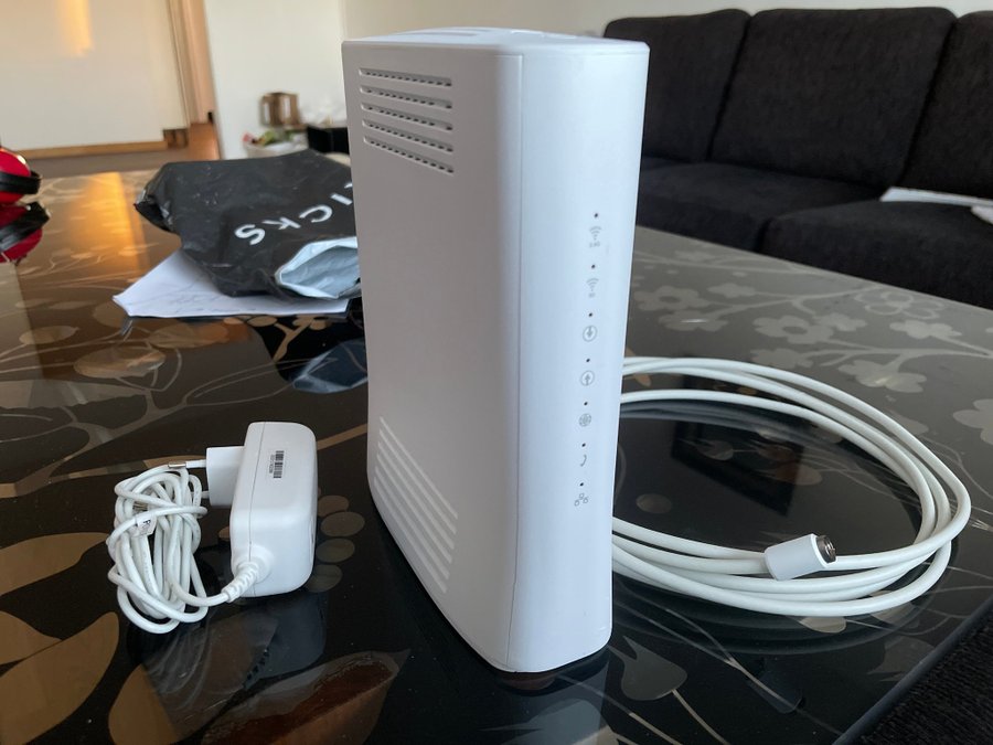 Comhem Router Wi-Fi hub c2