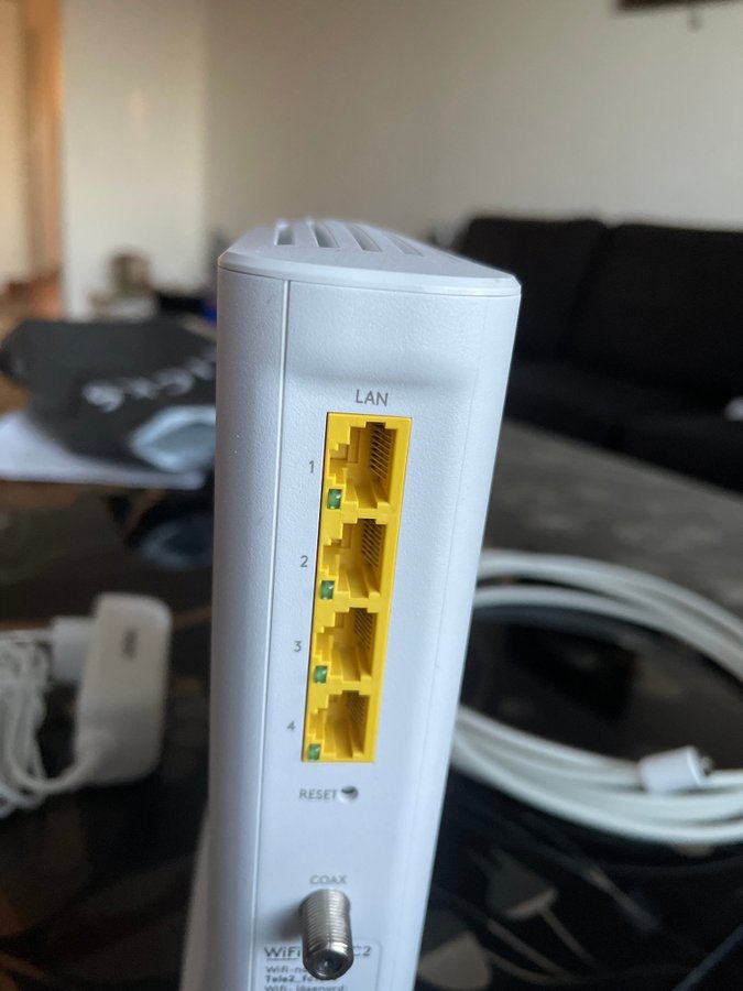 Comhem Router Wi-Fi hub c2