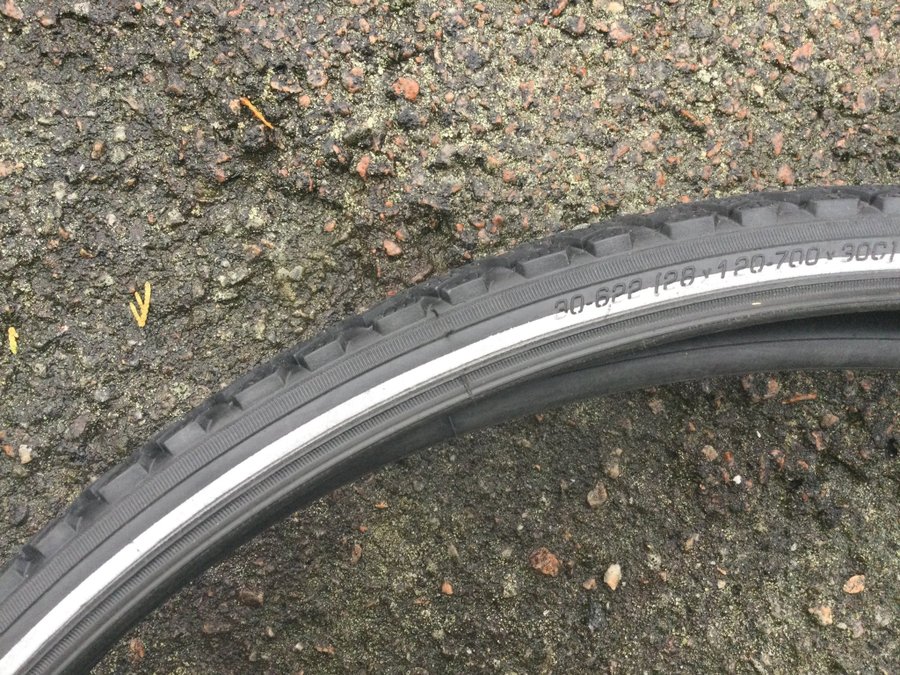 Schwalbe Winter 30-622 (28x1.35) dubbdäck från nedlagd verkstad butik Fynd !