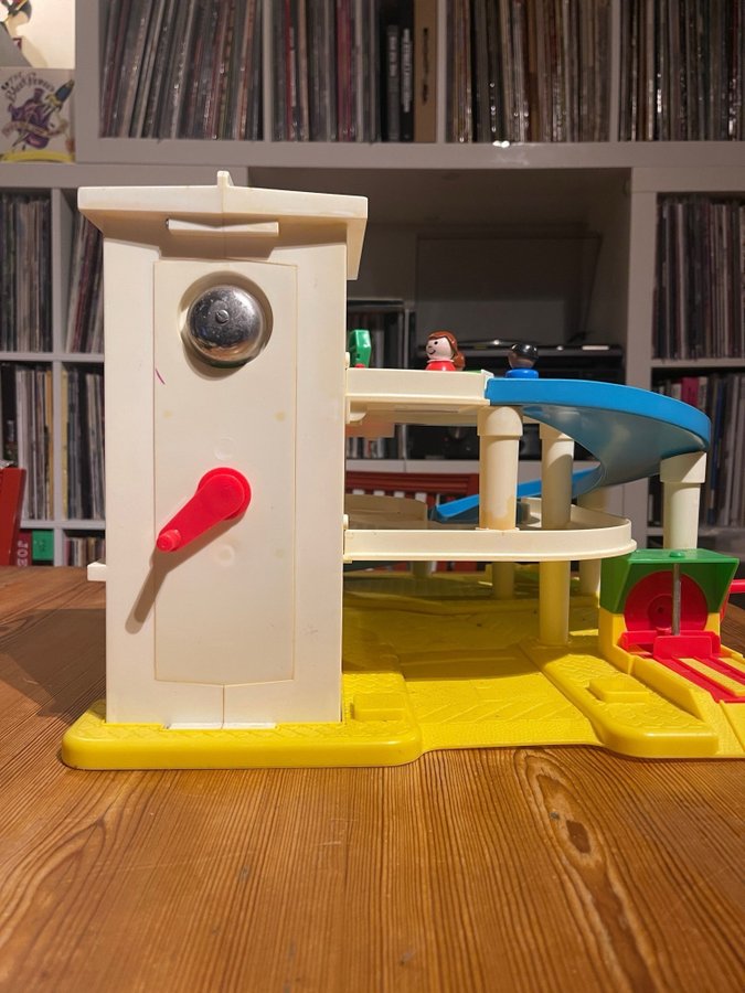 Fisher-Price Garage med bilar och figurer fisher Price retro nostalgi