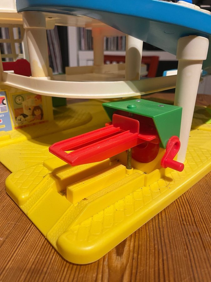 Fisher-Price Garage med bilar och figurer fisher Price retro nostalgi