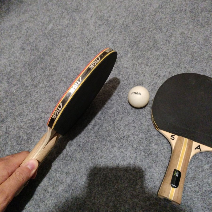 2 st bordtennisrack + boll