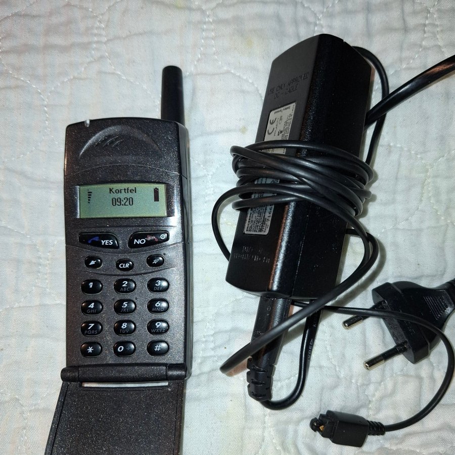 ERICSSON T18s Mobiltelefon