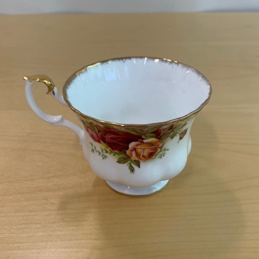 TV kopp Royal Albert Old Country Roses