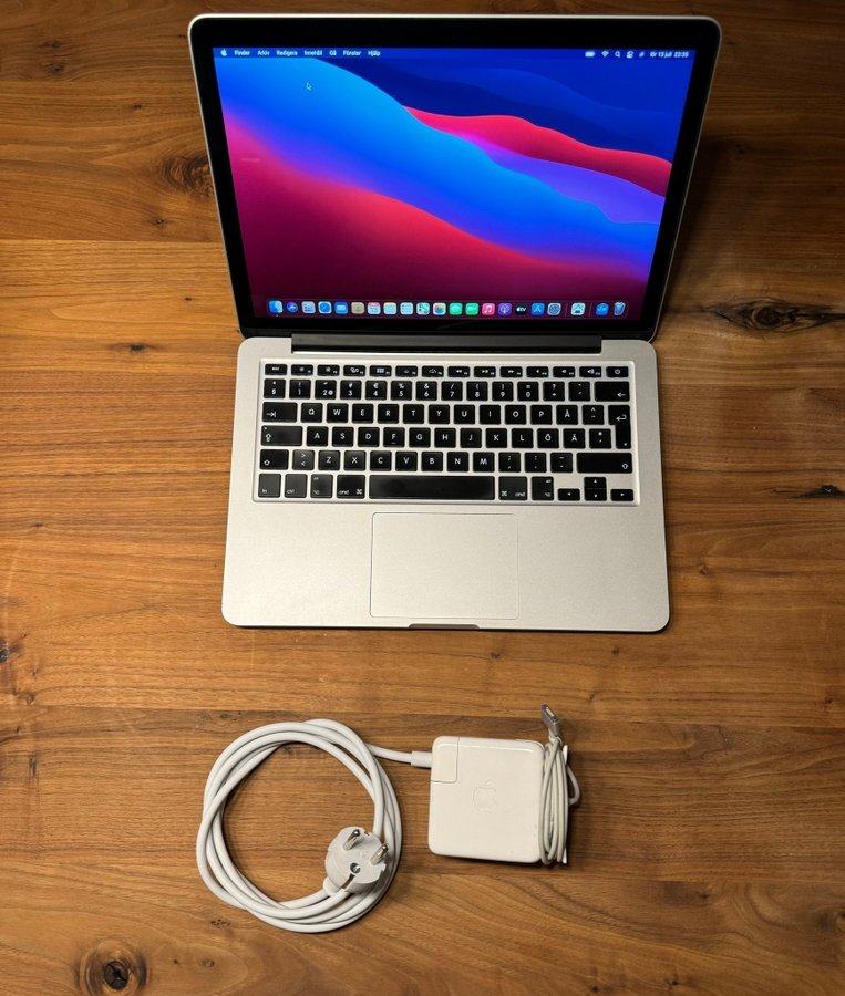 Apple MacBook Pro 13" Retina 26GHz i5 / 8GB Ram / 128GB (battericykel: 164)