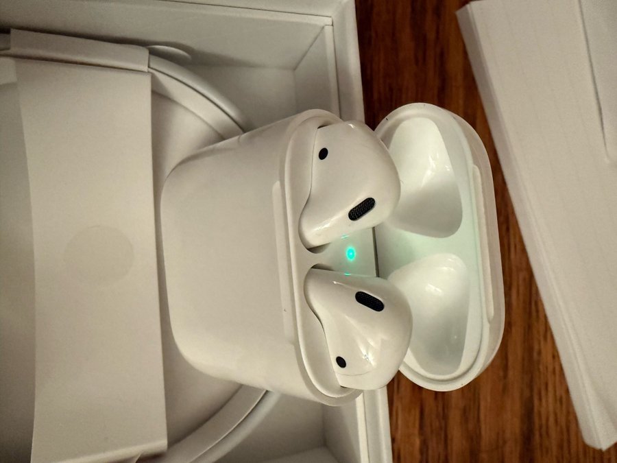 Apple AirPods gen 2