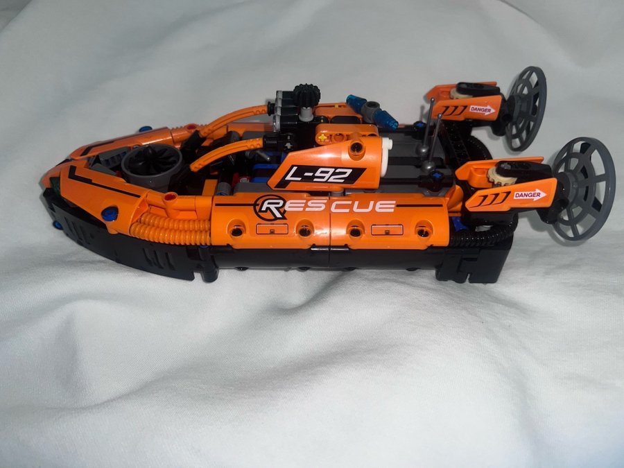 LEGO Technic 42093 - Räddningsbåt