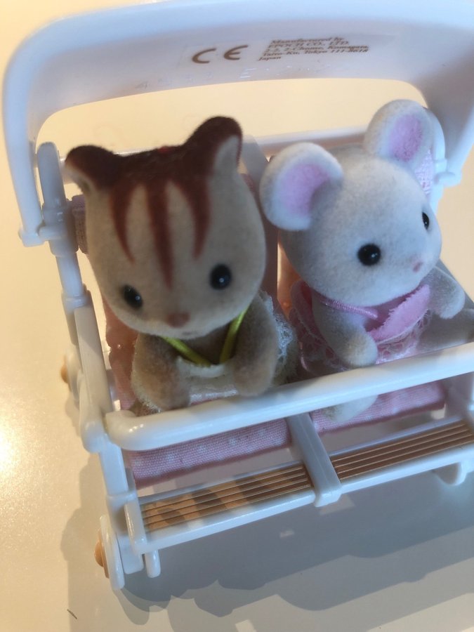 Sylvanian Families Dubbelvagn med två figurer