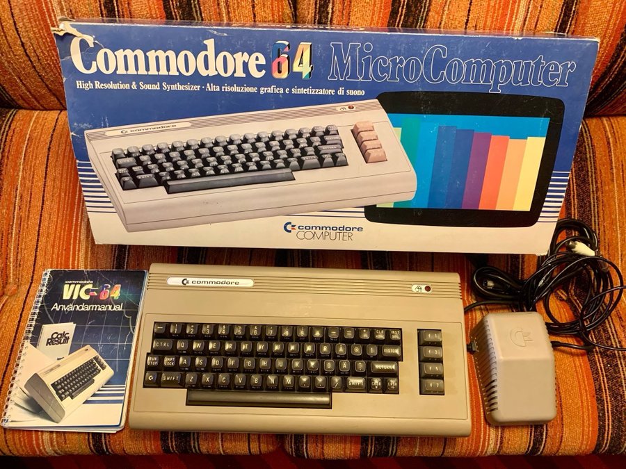 Commodore 64 Silver Label *RARE*