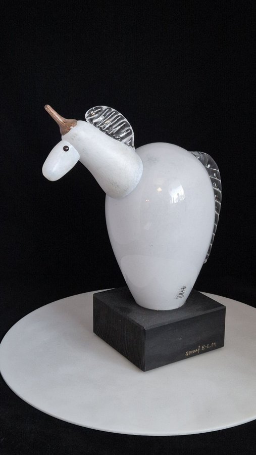 Glasfigurin "Upbeat Unicorn" - Eva-Lena Martinsson - Skruf