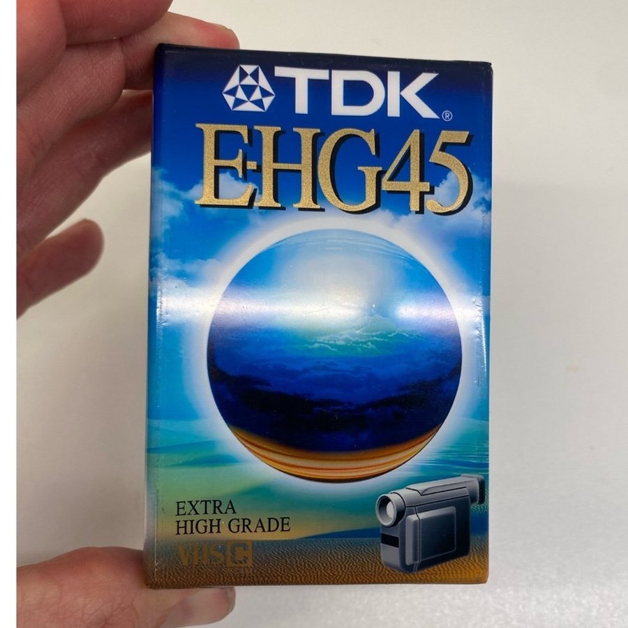 TDK EHG45 2 st VHS-kassett oöppnad.