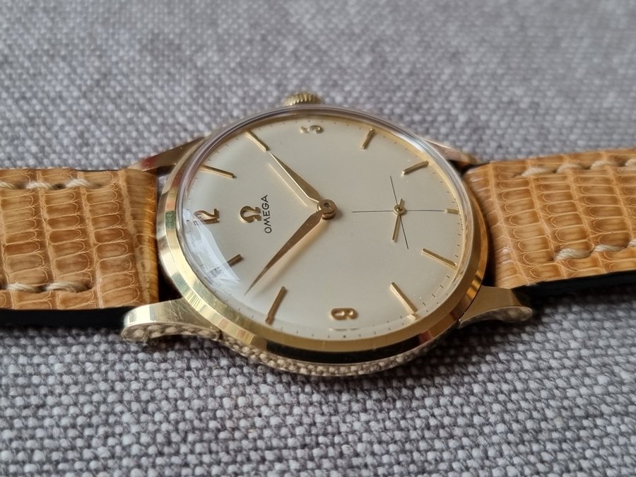 Omega "Tresor" manuellt ur i guld 14K, sub seconds, 35mm, ca. 1959