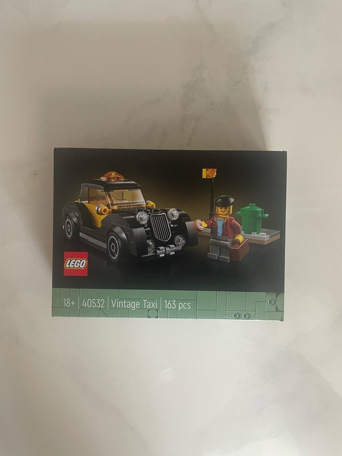 LEGO Vintage Taxi 40532