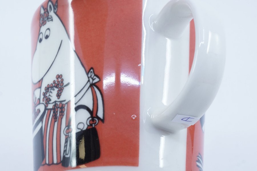 Muminmugg Muminmamma, röd / Moomin Mug Moominmamma and Berries [A]