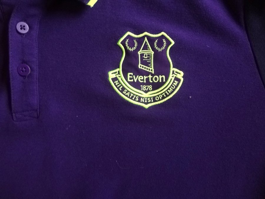 Everton fotbollströja med gula detaljer. Umbro , storlek 2XL