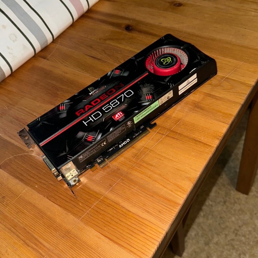 ATI Radeon HD 5870 1GB