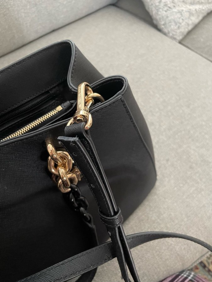 Michael kors Cynthia Satchel nyskick!