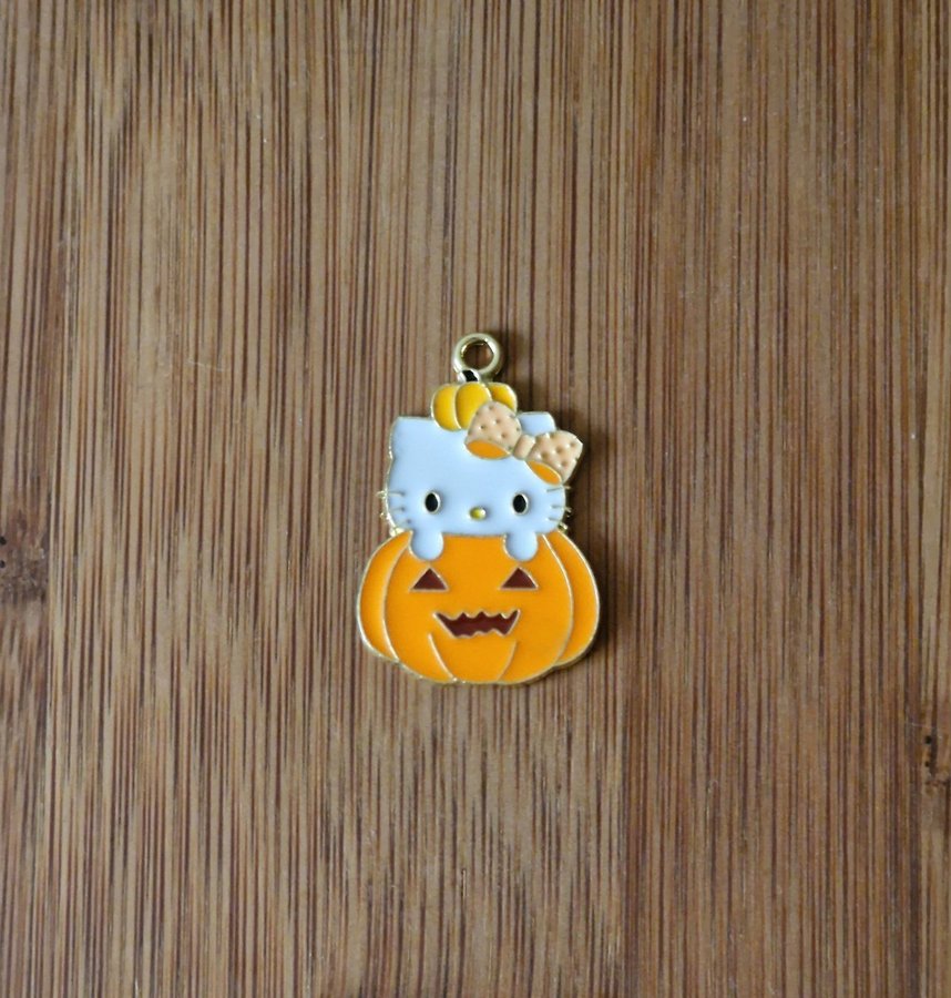 Hello Kitty Sanrio Halloween Berlock. Ny