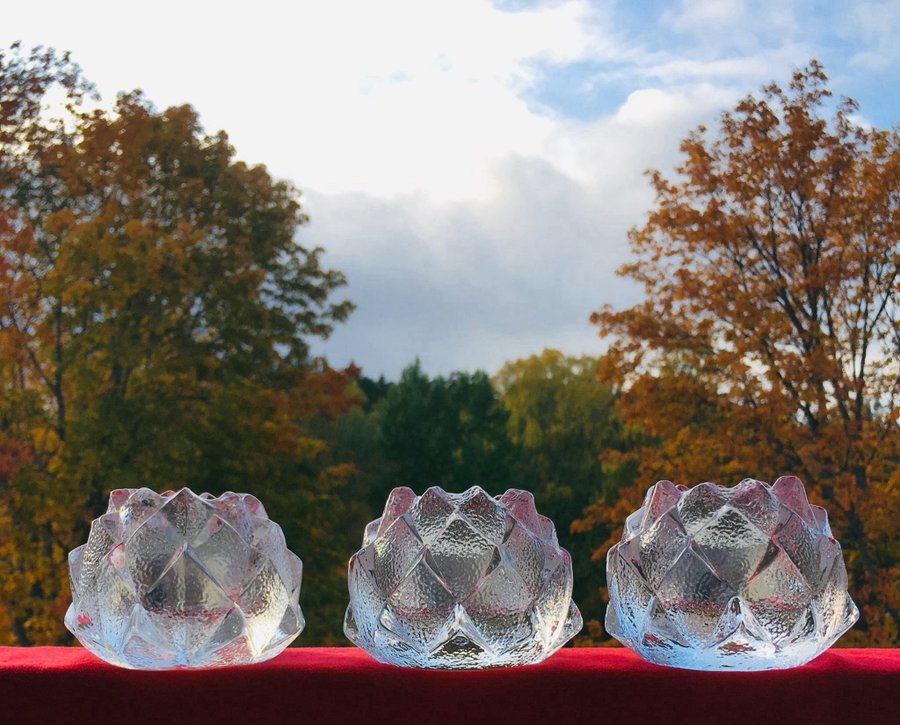 3 st Ljuslyktor Orrefors Nimbus / Kotten av Berit Johansson i fint skick