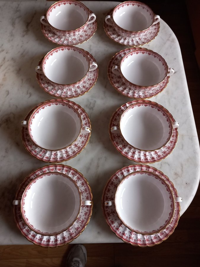 Eight Spode Porcelain Fleur De Lys Red Soup Bowls and Plates