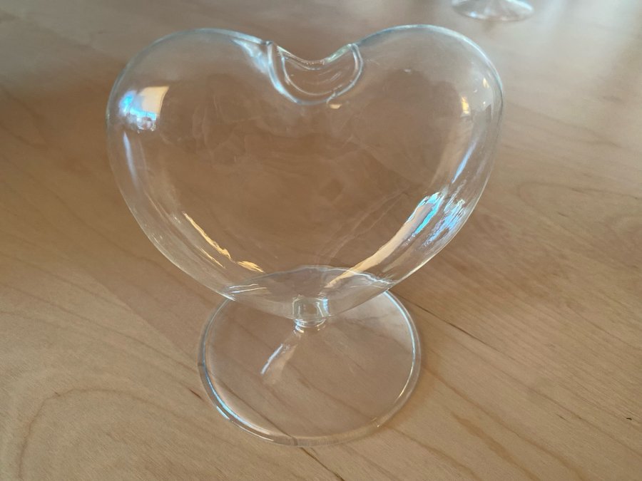 heart shaped vase