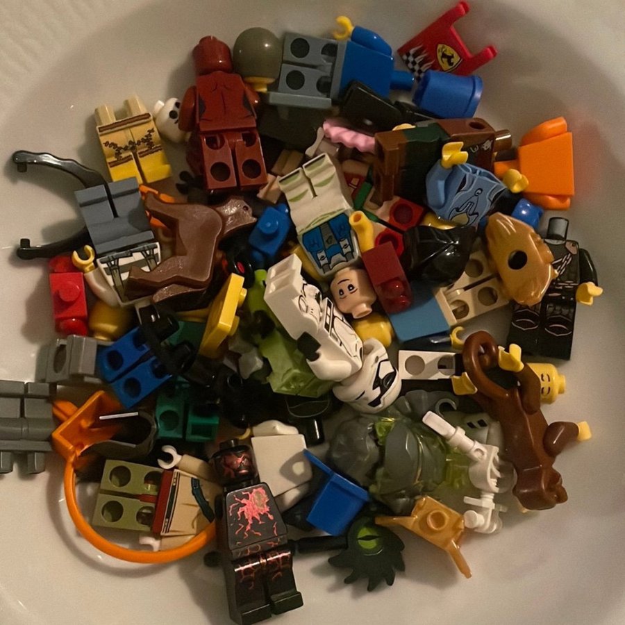 Lego Minifigurer Blandade ungefär 90g