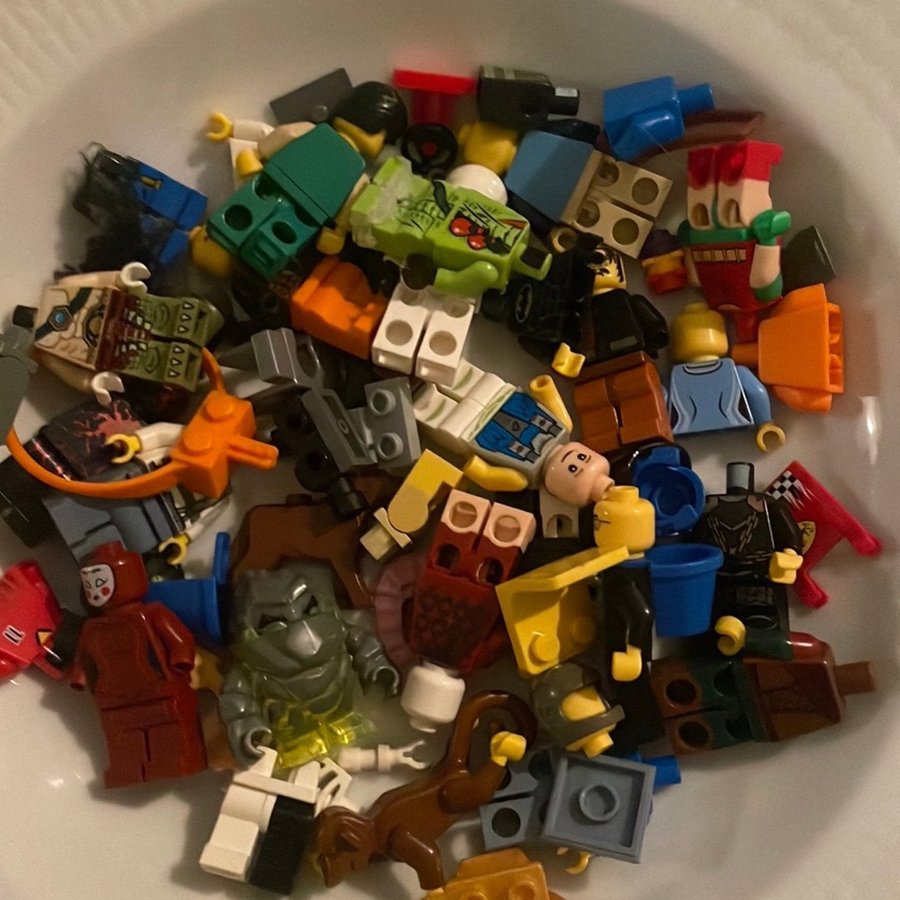 Lego Minifigurer Blandade ungefär 90g